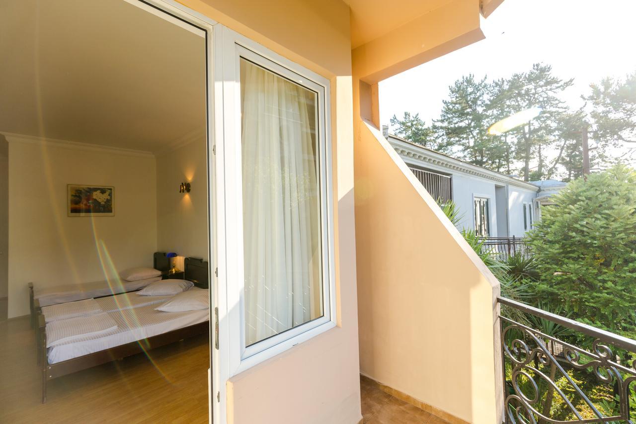 Hotel Simpatia Kobuleti Exterior foto